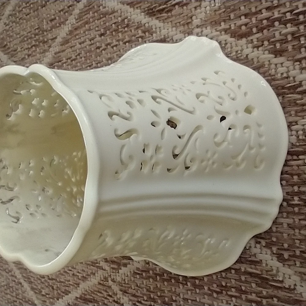 Yankee Candle Cream Ceramic Holder Shade - Picture 7 of 11